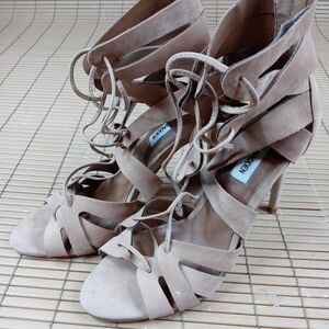 Steve Madden women's gladiator sandal. Brown leather. Lace. 4" stiletto heel. Sz